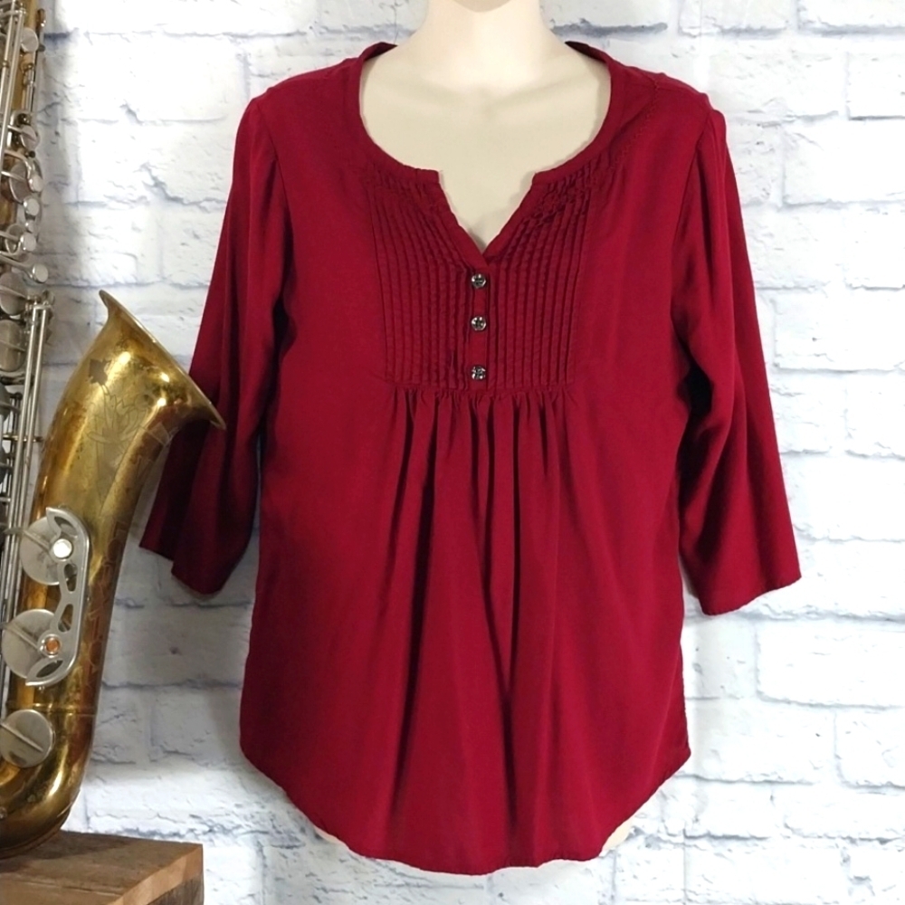 Wine Red Pleated Button-Front Blouse with Notched V-Neck Size Small